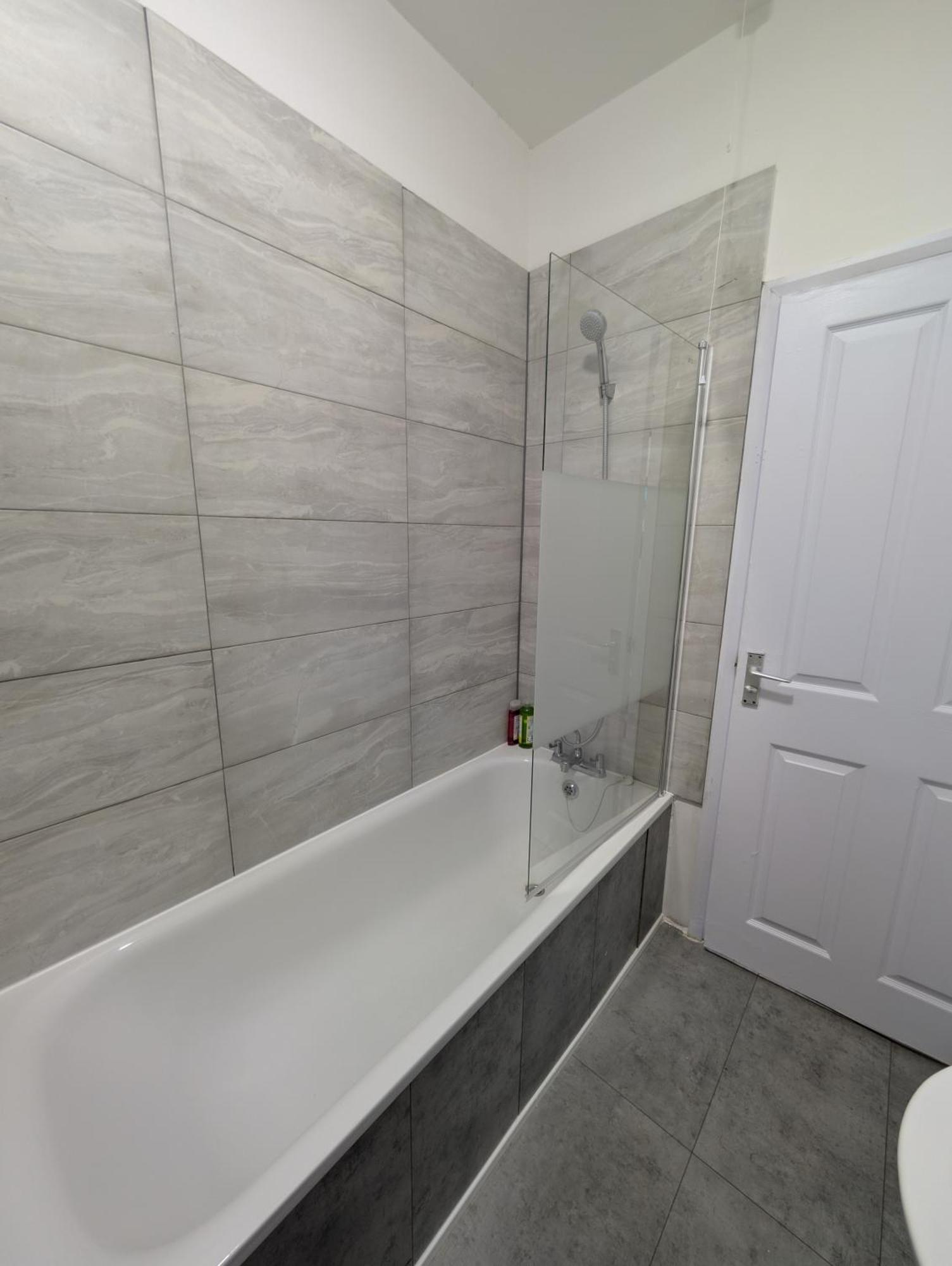 3 Bedroom With Garden Near Tube Station Apartamento Londres