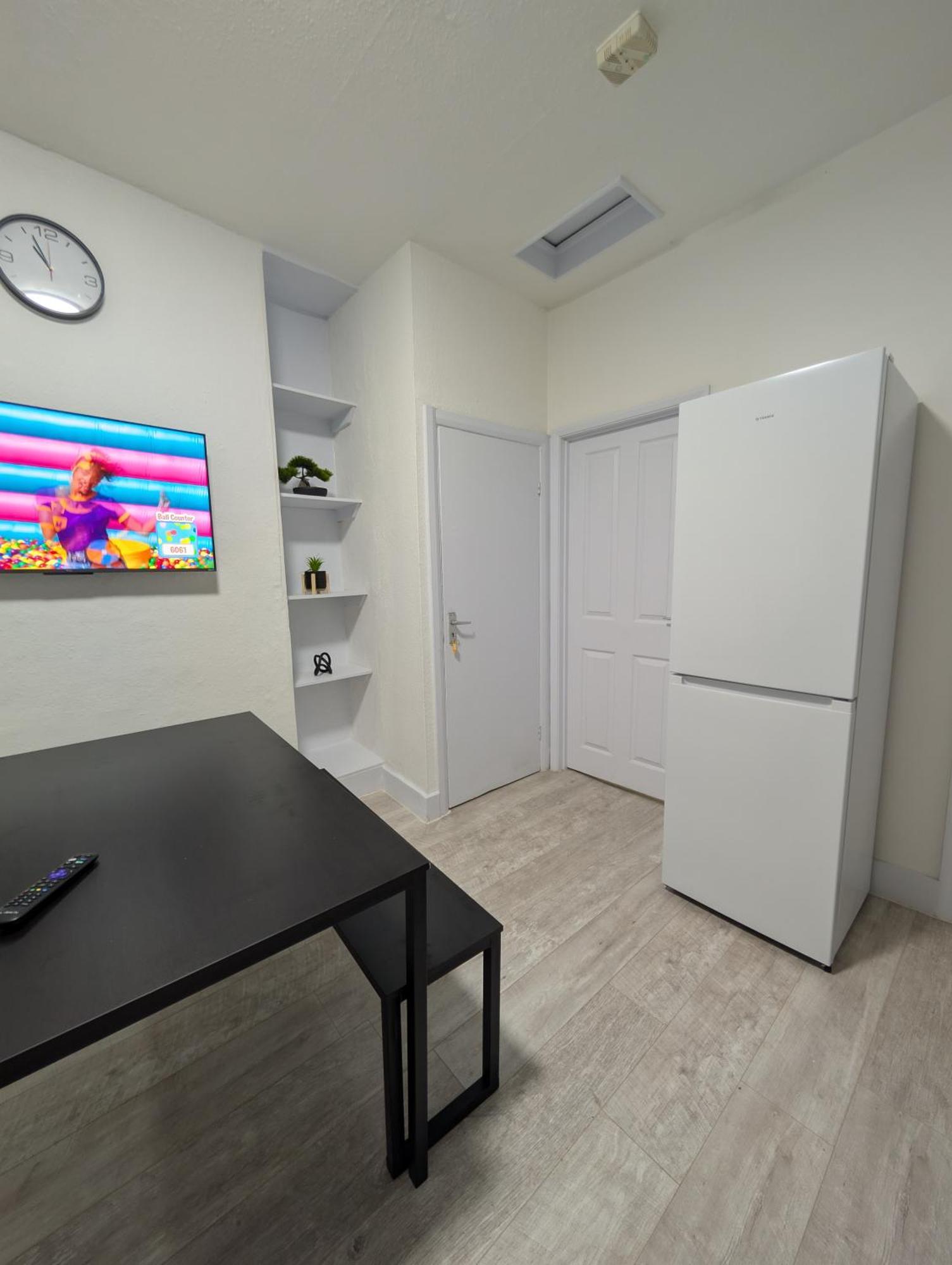 Apartamento 3 Bedroom With Garden Near Tube Station Londres